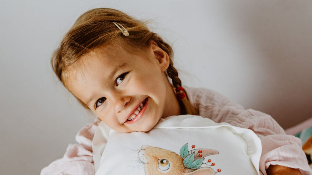 Round Decorative Pillow Thumbelina